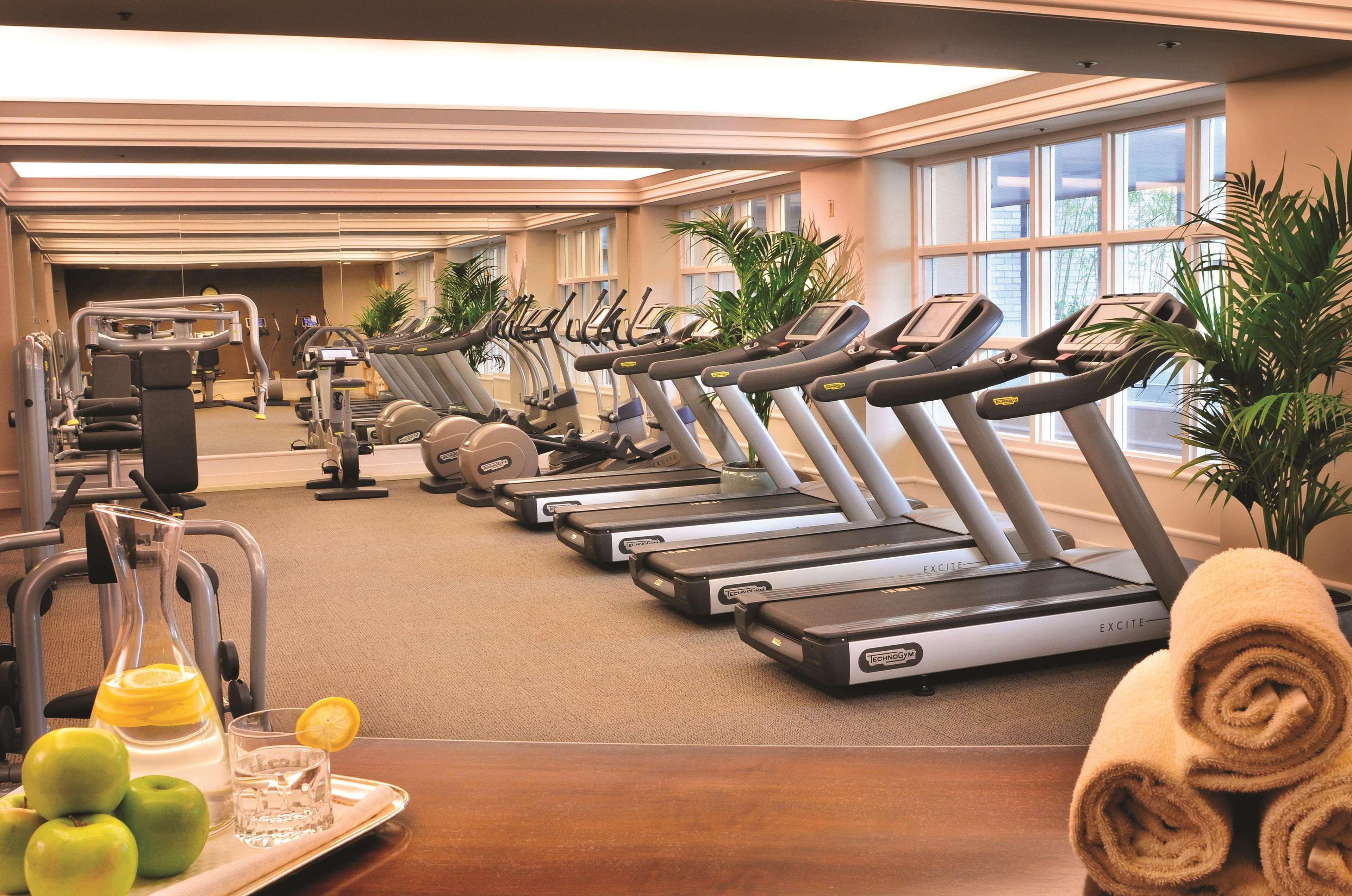 Fairmont Hotel Ванкувер Удобства фото The gym at the hotel